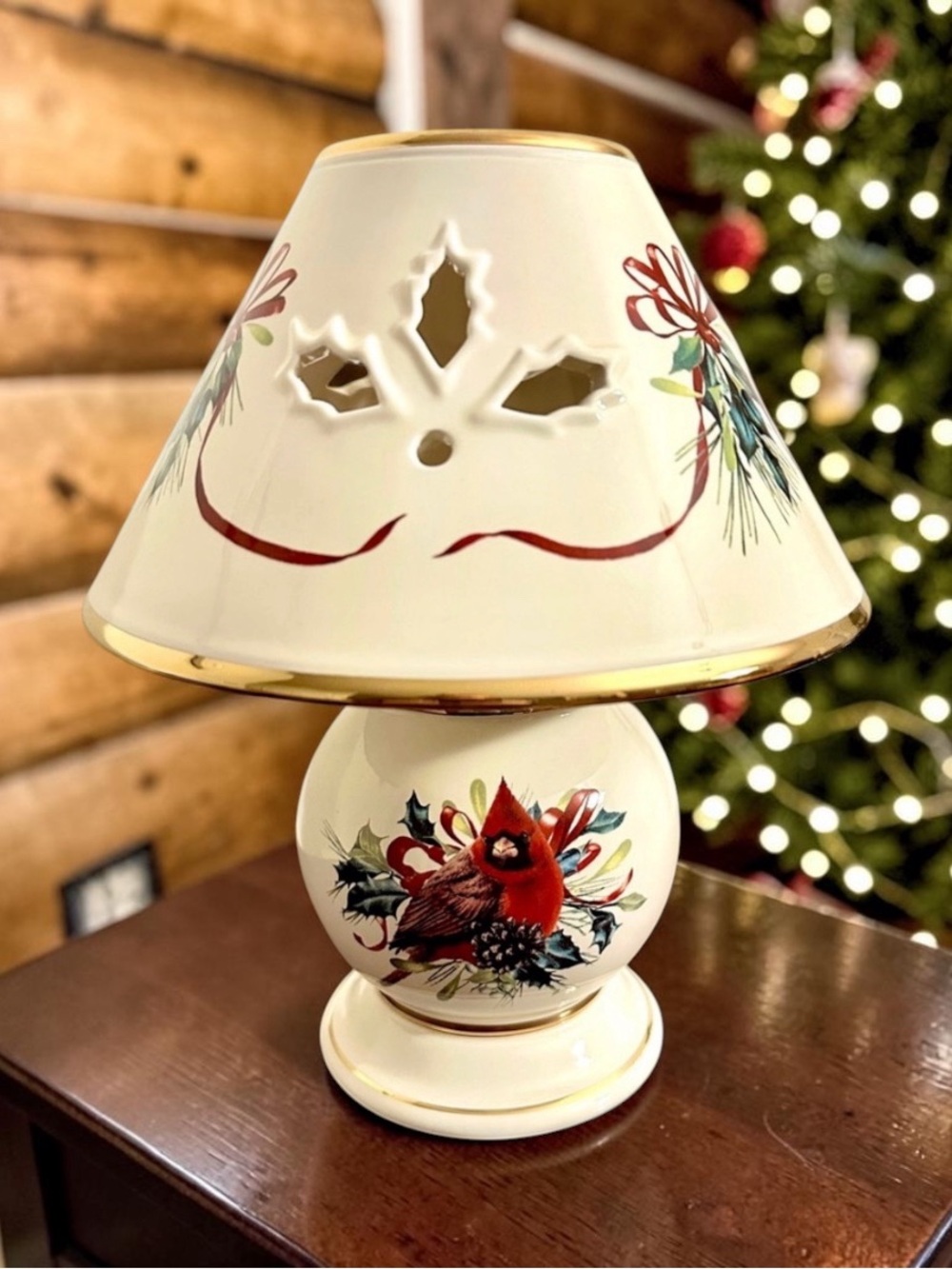 Lenox Winter Greetings Cardinal Tea Light Candle Lamp • Cream/24K Gold Trim